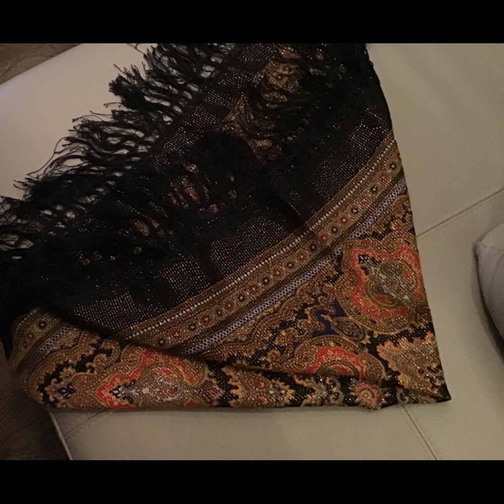 🇺🇦 Extraordinary, Trendy Square Scarf/Head Covering